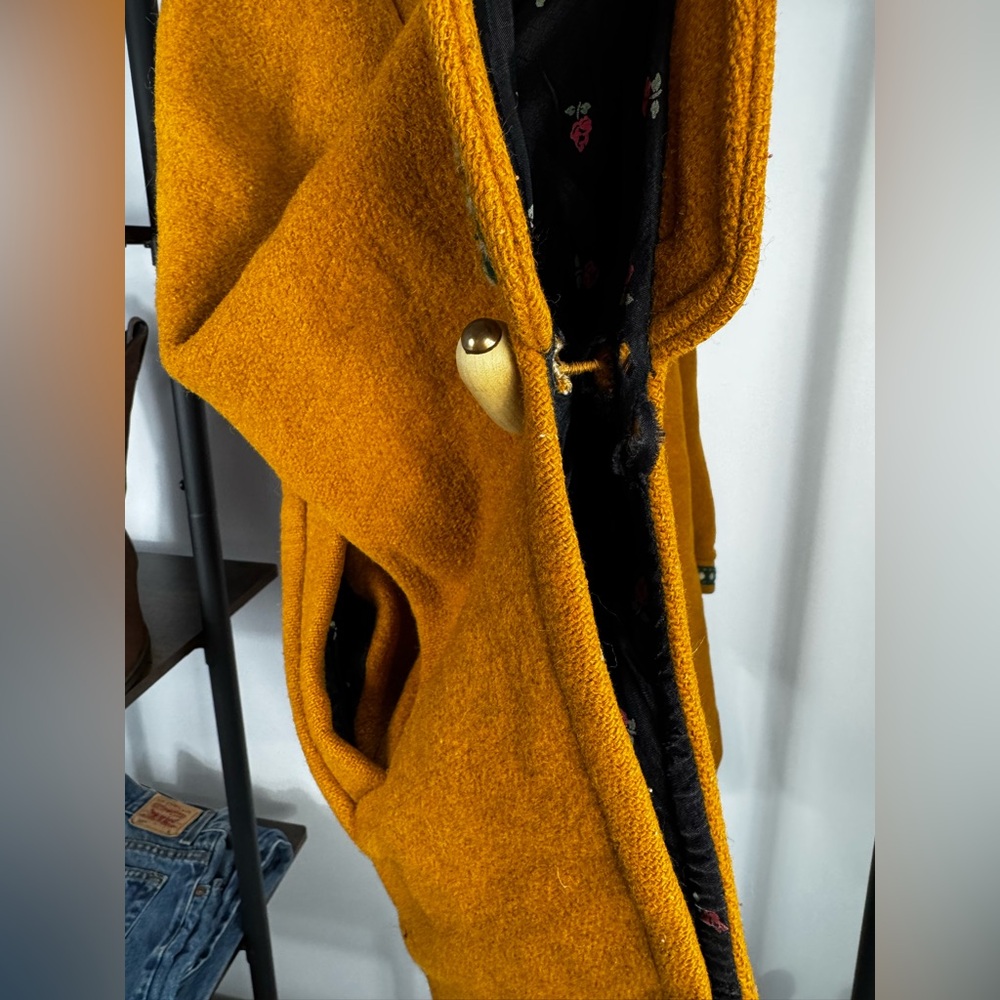Max Hurni Mustard wool vintage  Cape from Austria size 12 - Picture 12 of 13